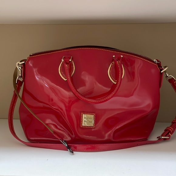 Red patent leather Dooney and Bourke purse - Picture 1 of 7